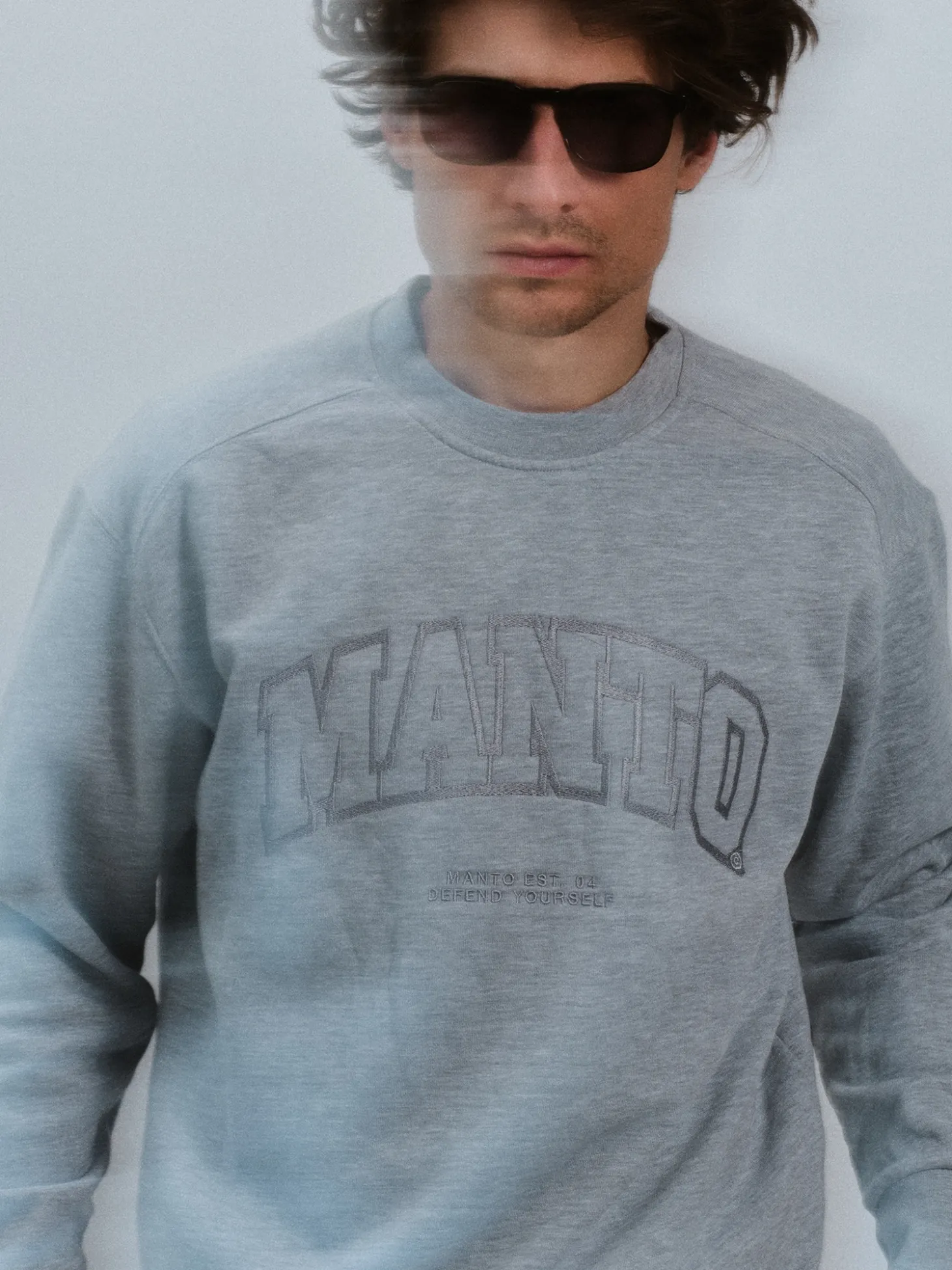 MANTO crewneck VARSITY grau