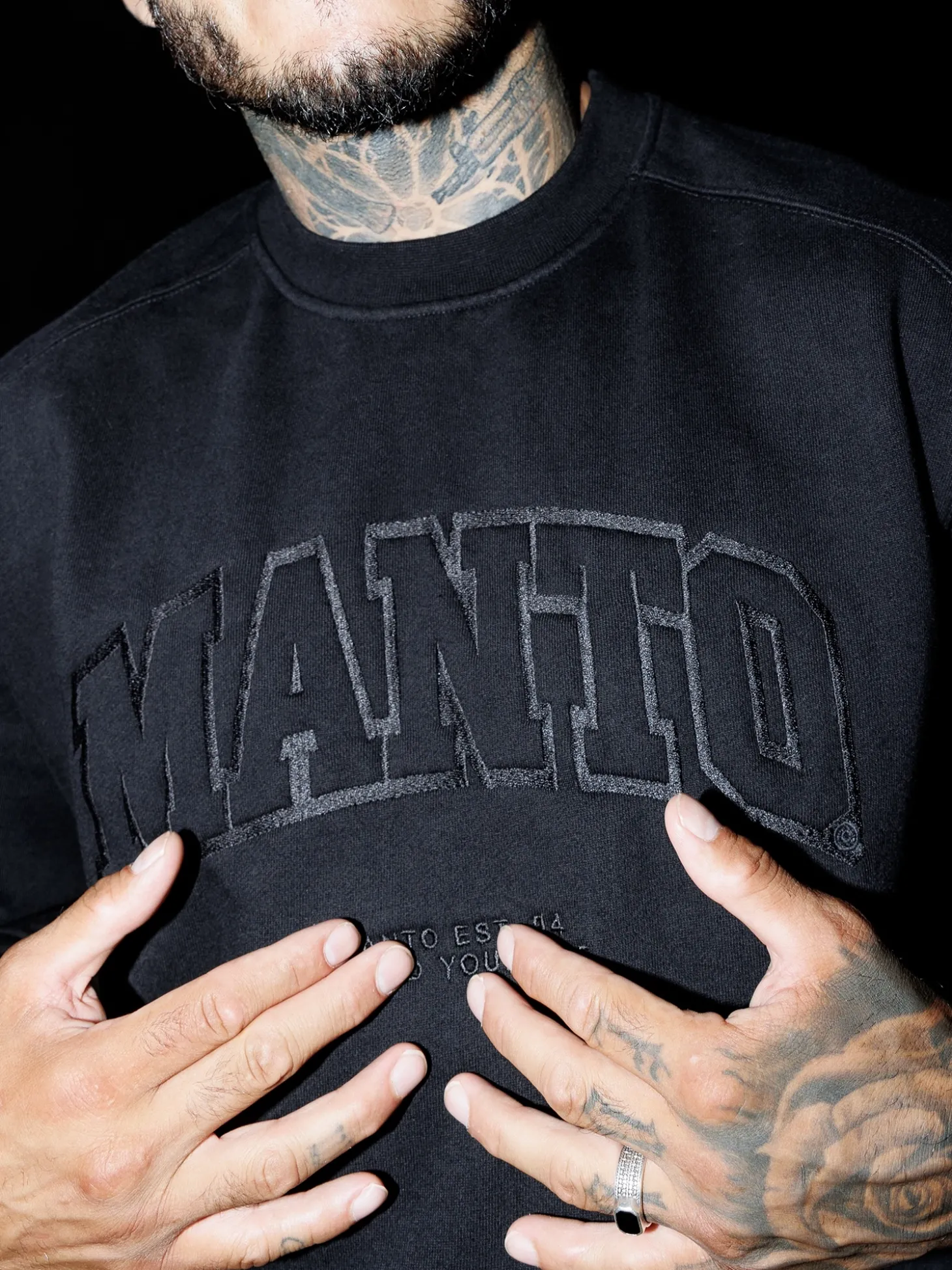 MANTO crewneck VARSITY schwarz