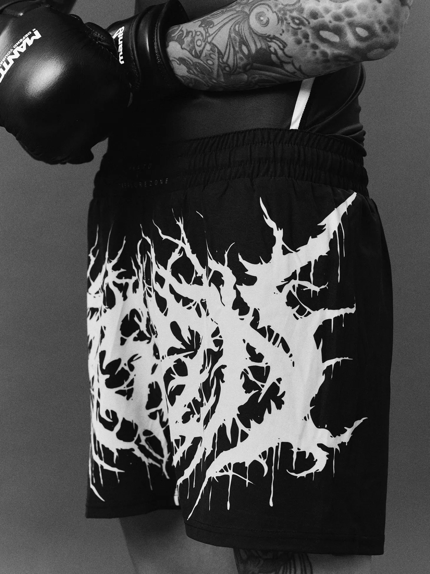 MANTO fight shorts TREASURE ZONE schwarz