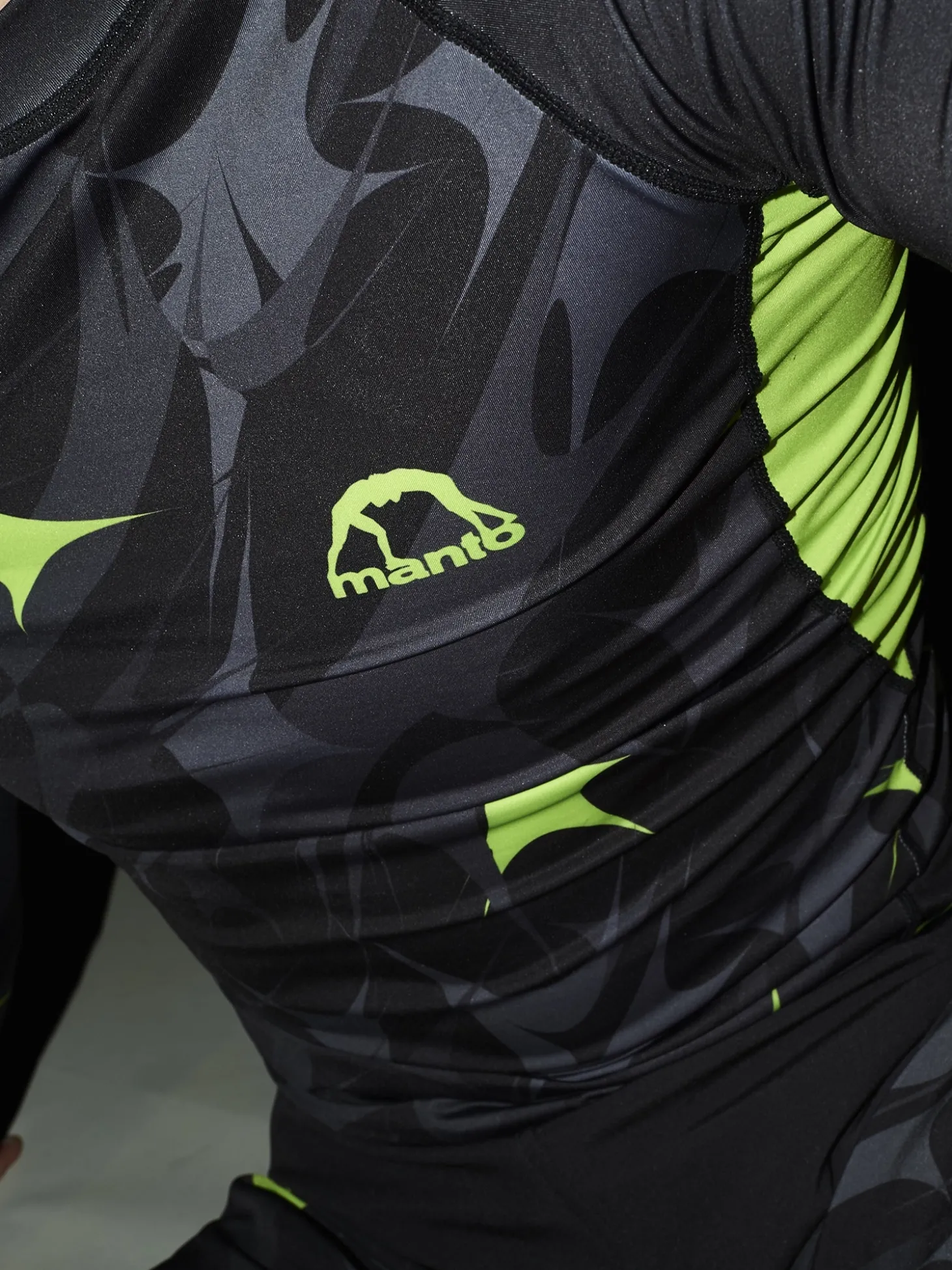 MANTO longarm rashguard TERRA schwarz