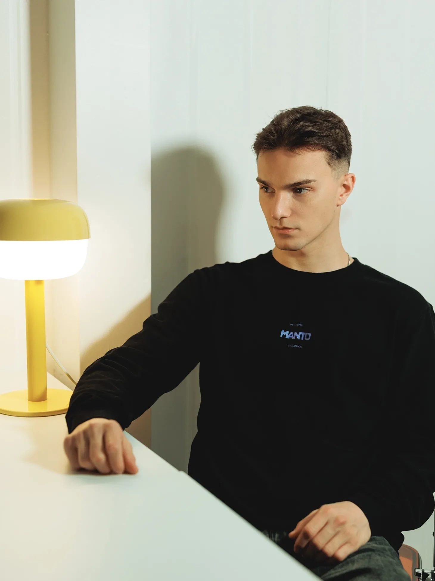 MANTO longsleeve BLUR schwarz