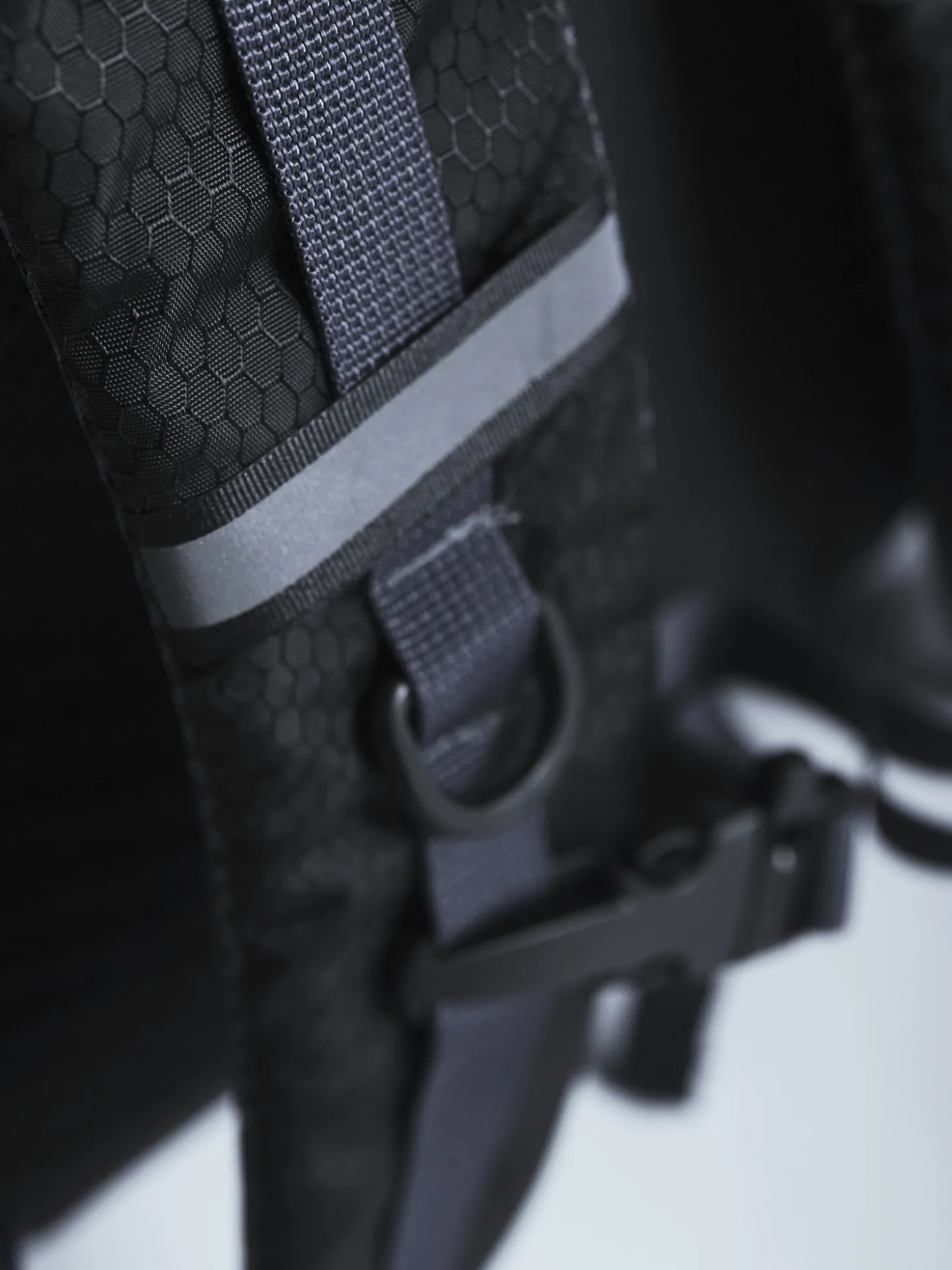 MANTO Rucksack CROSS schwarz
