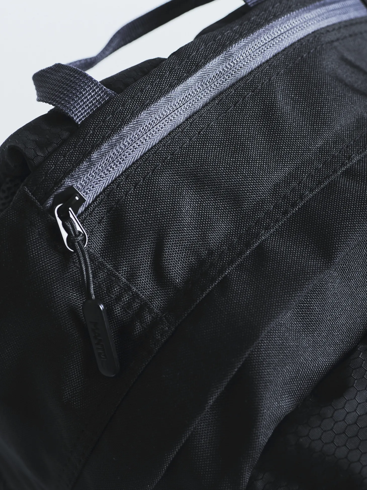 MANTO Rucksack CROSS schwarz
