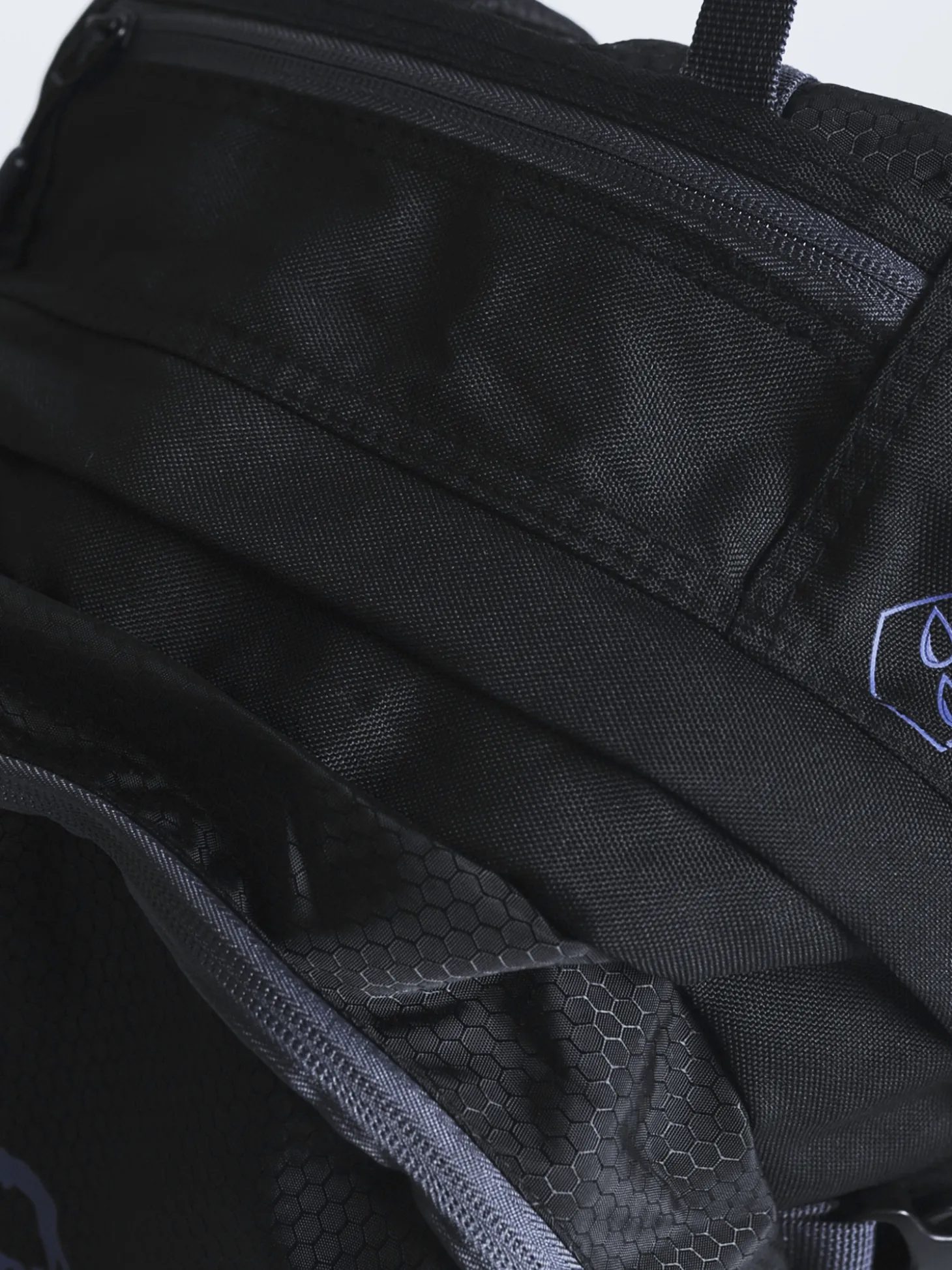 MANTO Rucksack CROSS schwarz