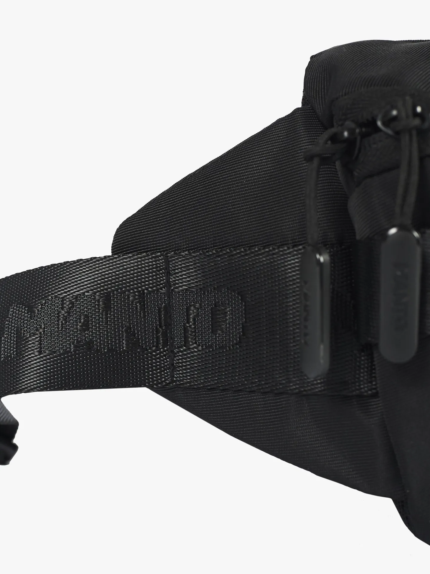 MANTO waist bag CIRCLE schwarz