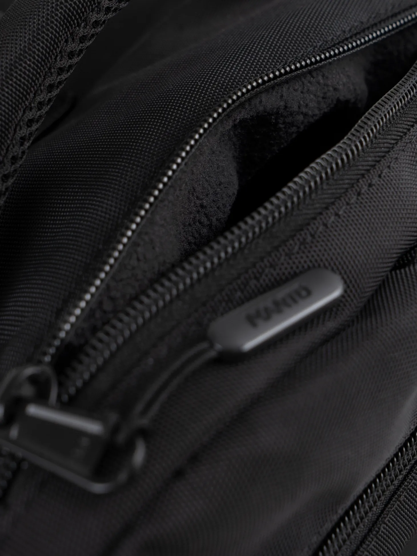 MANTO XL convertible backpack SOCIETY blackout