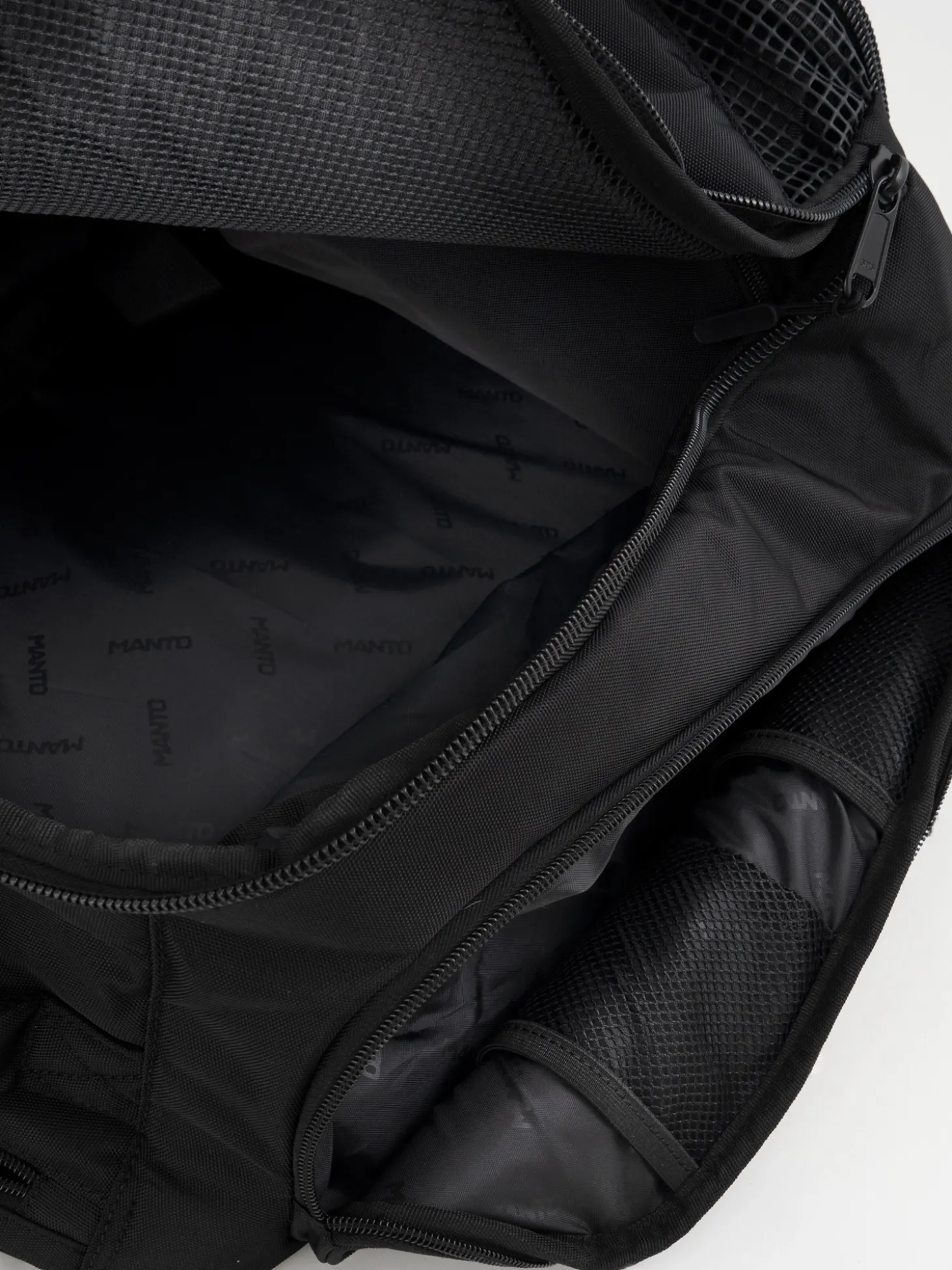 MANTO XL convertible backpack SOCIETY blackout